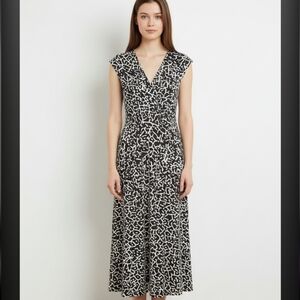 Haani Black & White Graphic Print Sleevless Maxi Dress size L